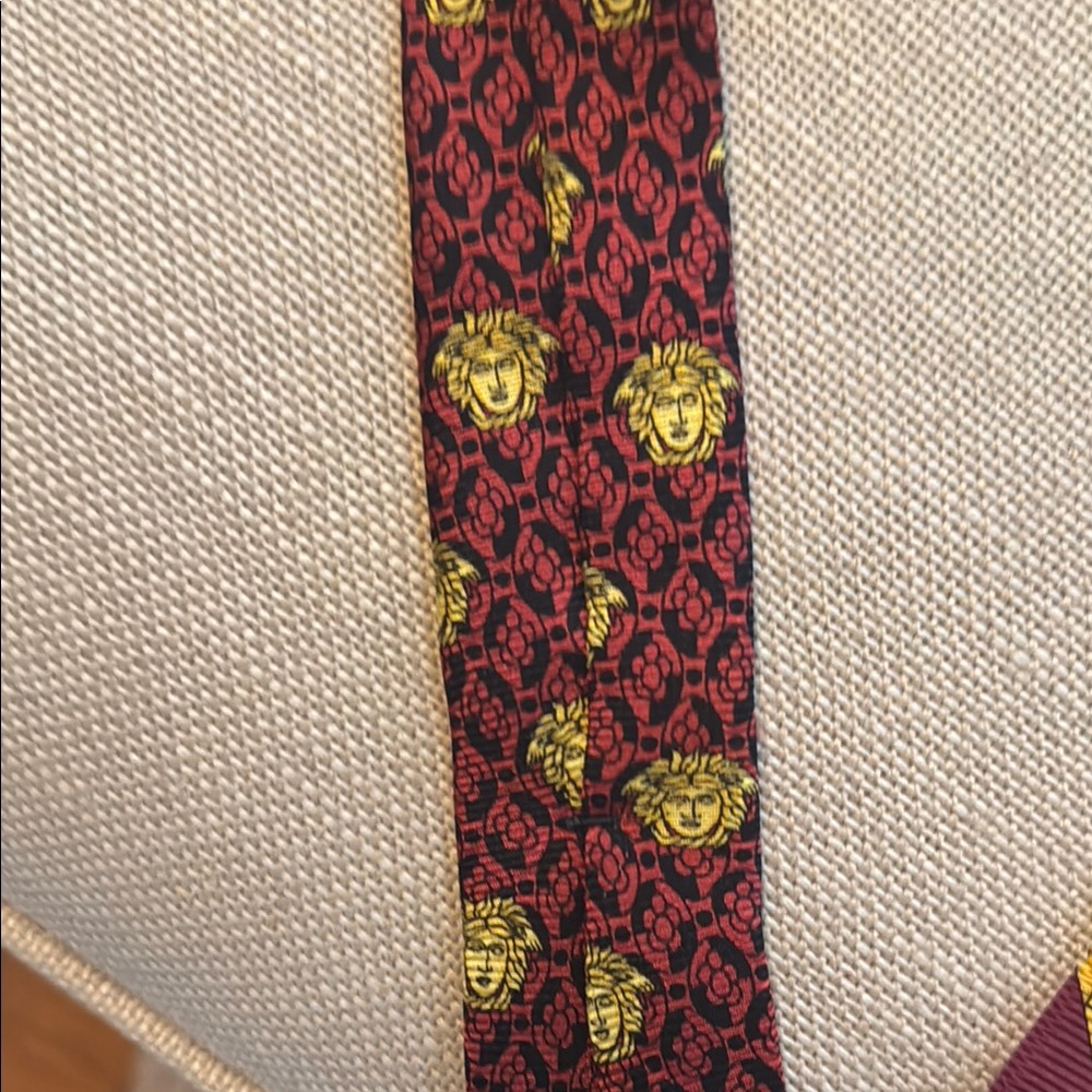 Versace Elegant Burgundy and Gold Men's Tie - Picture 4 of 5